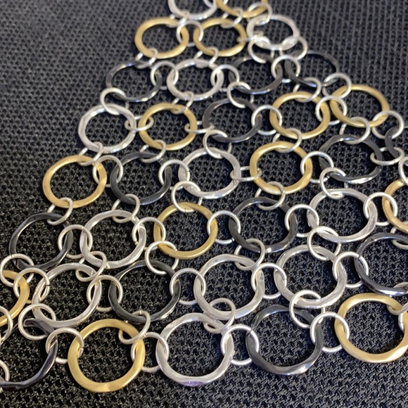 Tri-coloured circle necklace - Picture 4 of 6